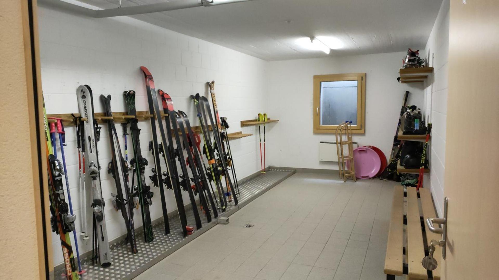 Au Pied De La Telecabine, Saastalcards